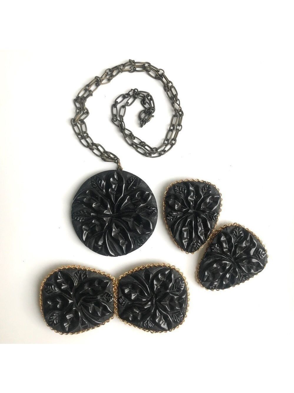 Bakelite 4 pc. Parure Necklace, Buckle, Dress Clip Pair ca 1930-1940